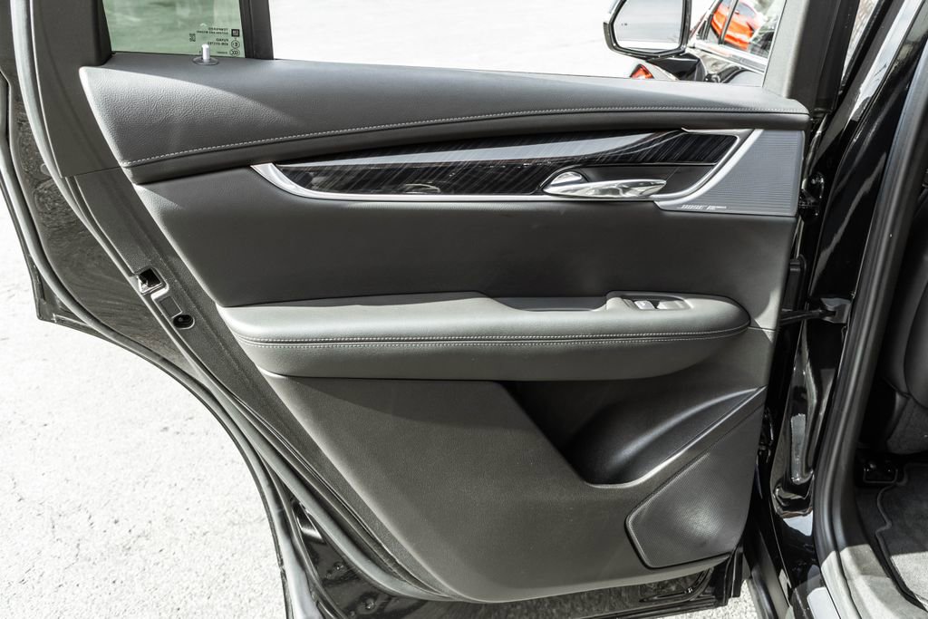 Used 2024 Cadillac XT6 Premium Luxury image 29