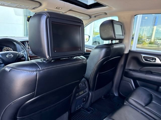 Used 2017 Nissan Pathfinder Platinum w/ Family Entertainment Package AWD/4WD image 21