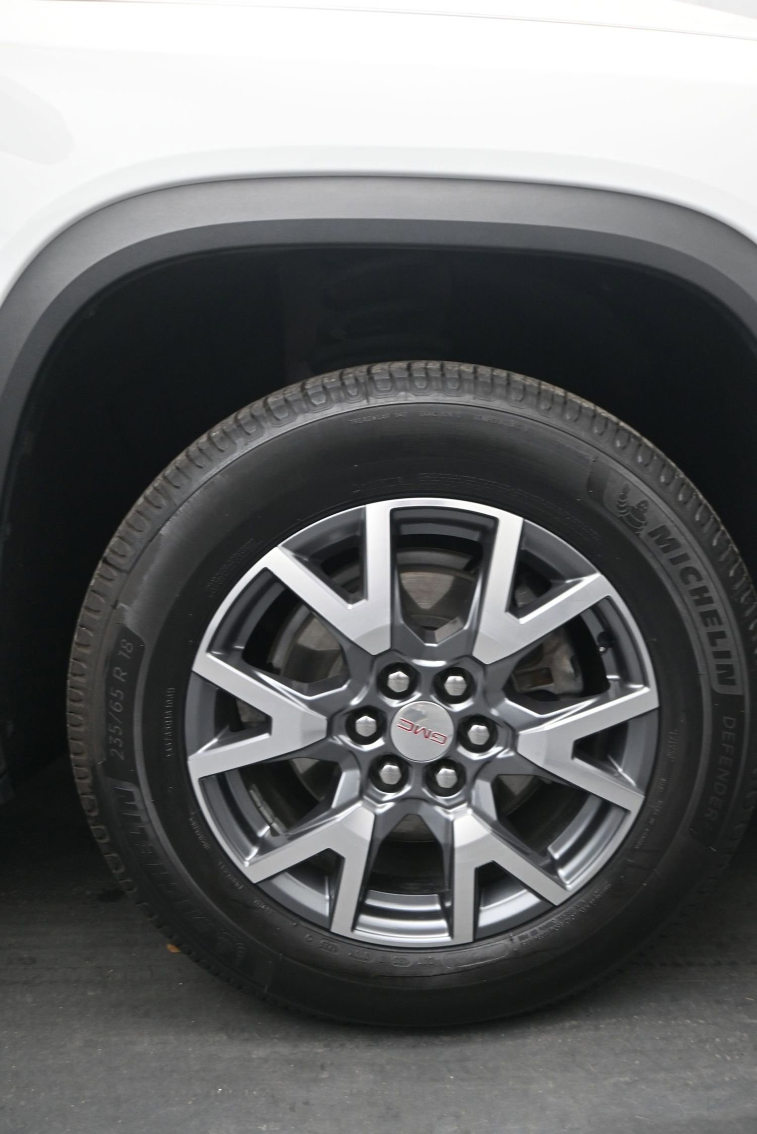 Used 2022 GMC Acadia SLT FWD image 9