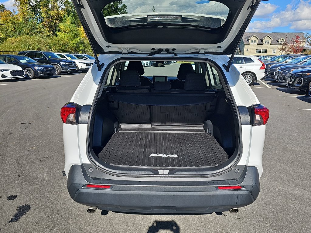 Used 2024 Toyota RAV4 LE AWD/4WD image 23