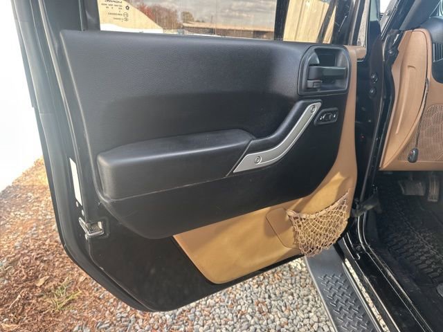 Used 2012 Jeep Wrangler Unlimited Sahara w/ Connectivity Group image 11