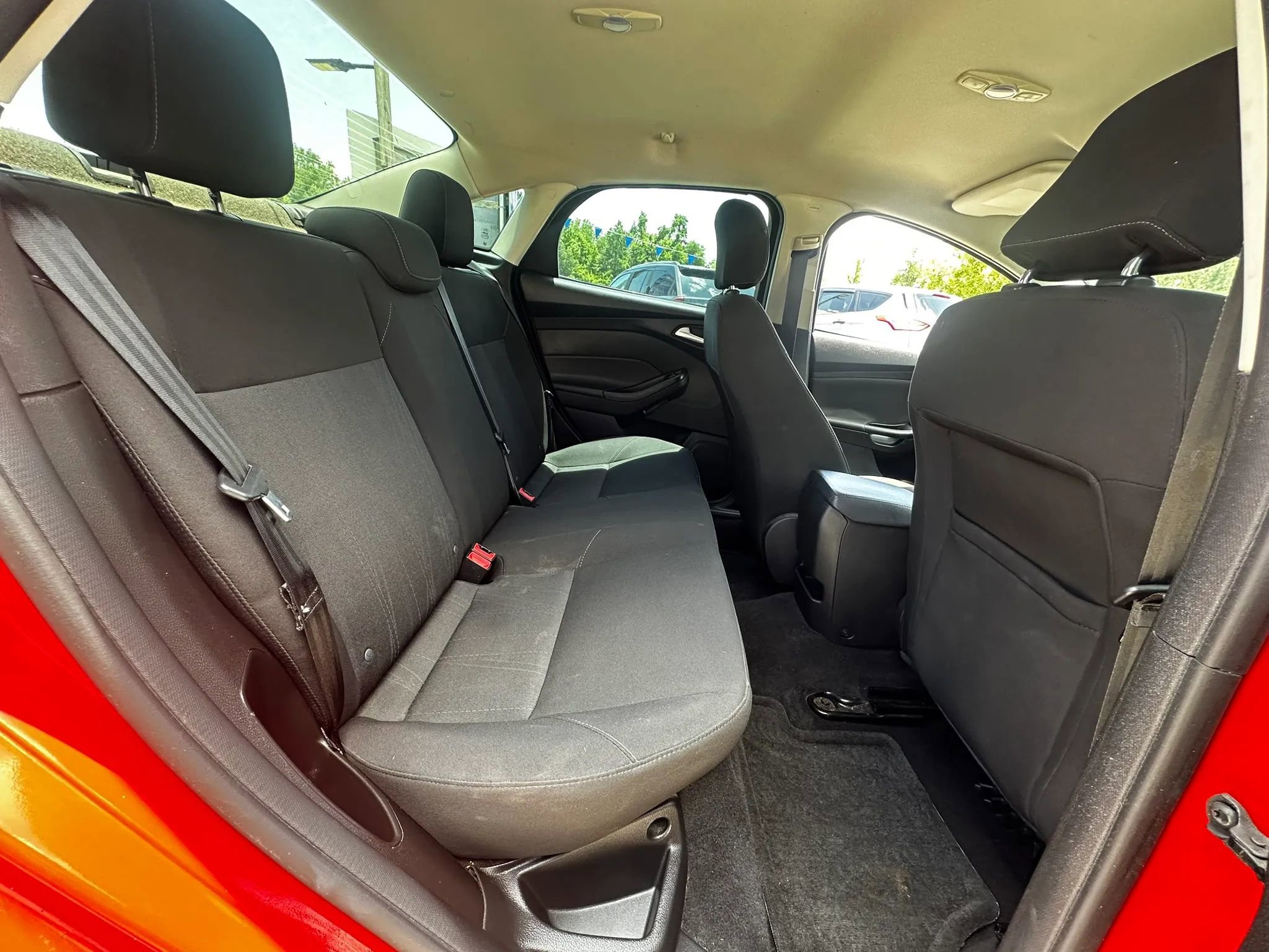 Used 2017 Ford Focus SE FWD image 33