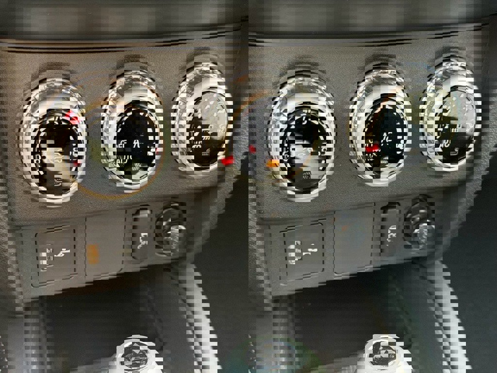 New 2025 Mitsubishi Outlander Sport ES image 28