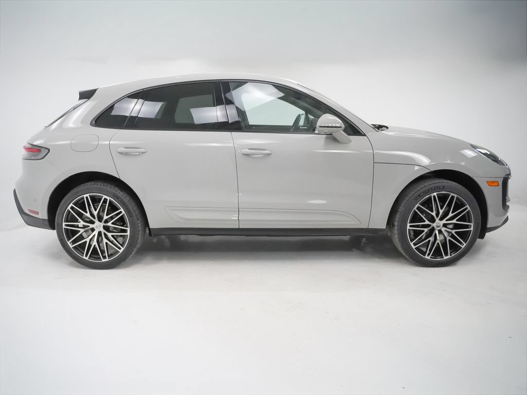 Certified 2026 Porsche Macan AWD/4WD image 7