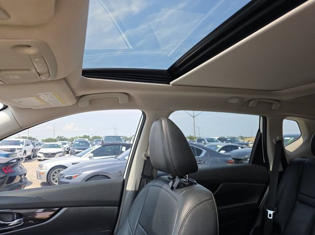 Used 2020 Nissan Rogue SL w/ Premium Package AWD/4WD image 6