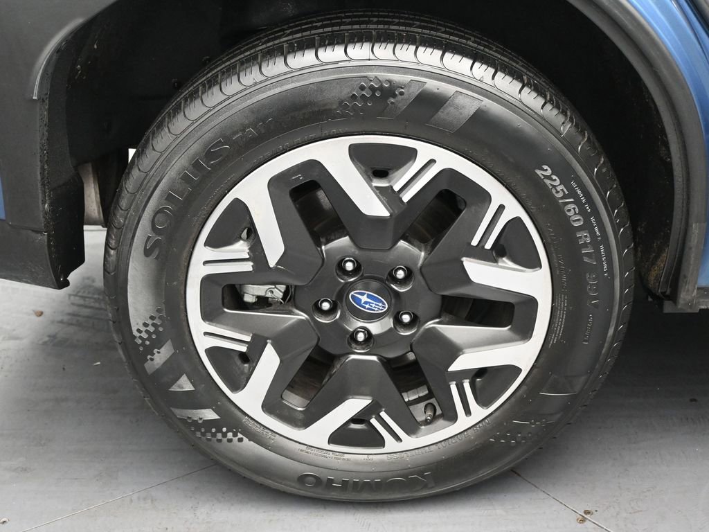 Used 2025 Subaru Forester w/ Convenience Package #1 image 30