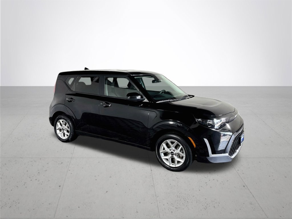 Used 2024 Kia Soul LX w/ Option Group 015 FWD image 4