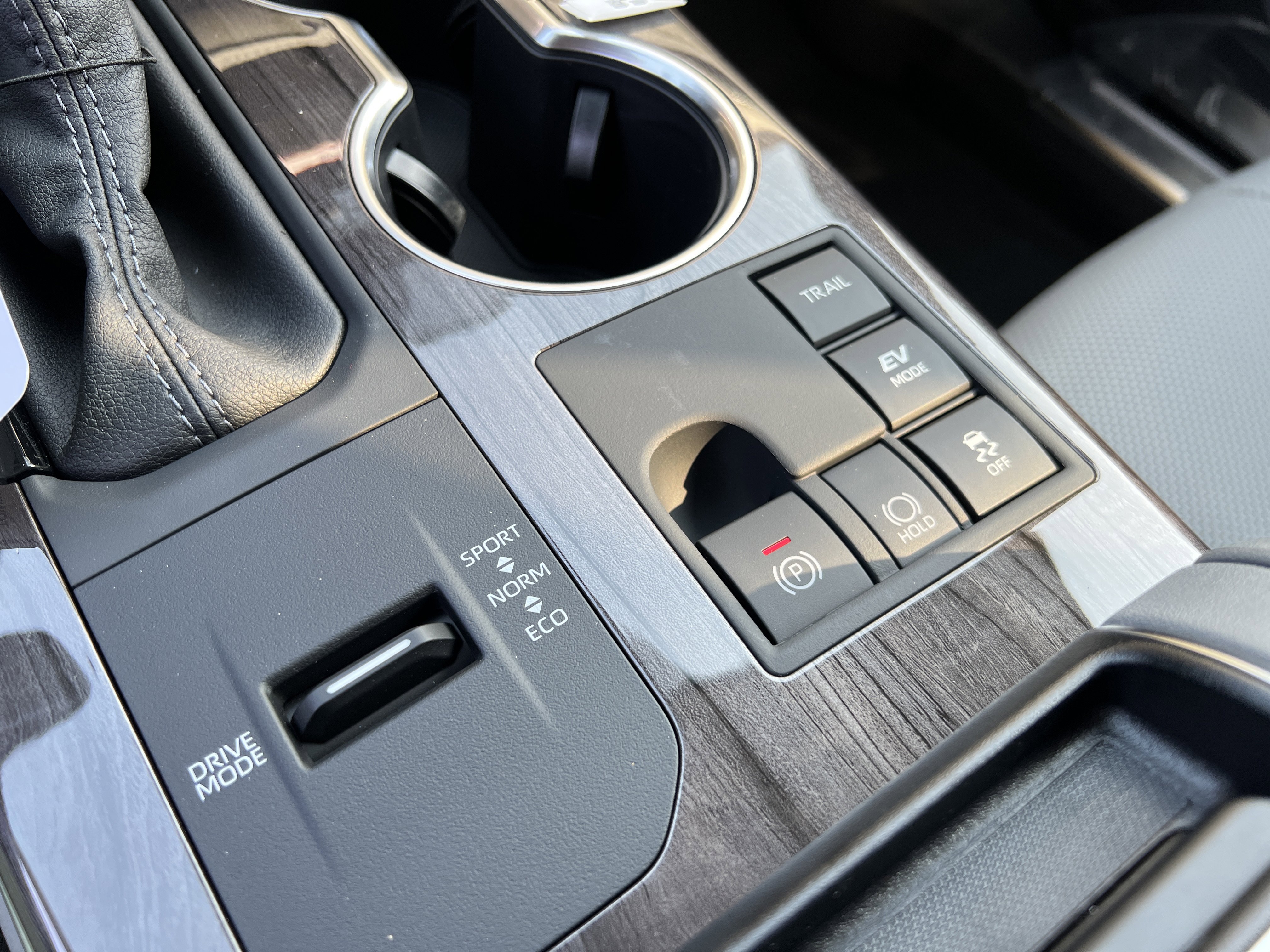 New 2026 Toyota Highlander Platinum image 25