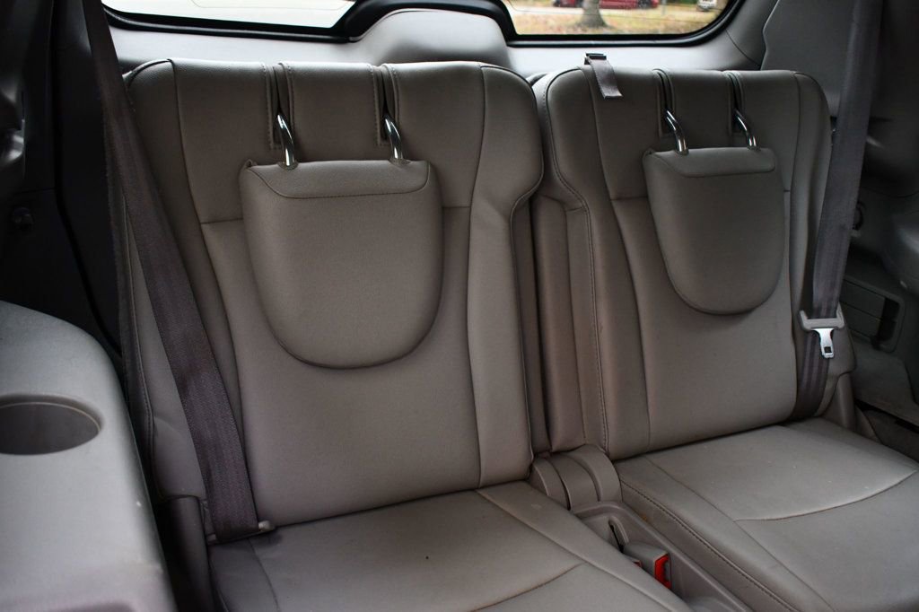 Used 2013 Toyota Highlander SE image 29