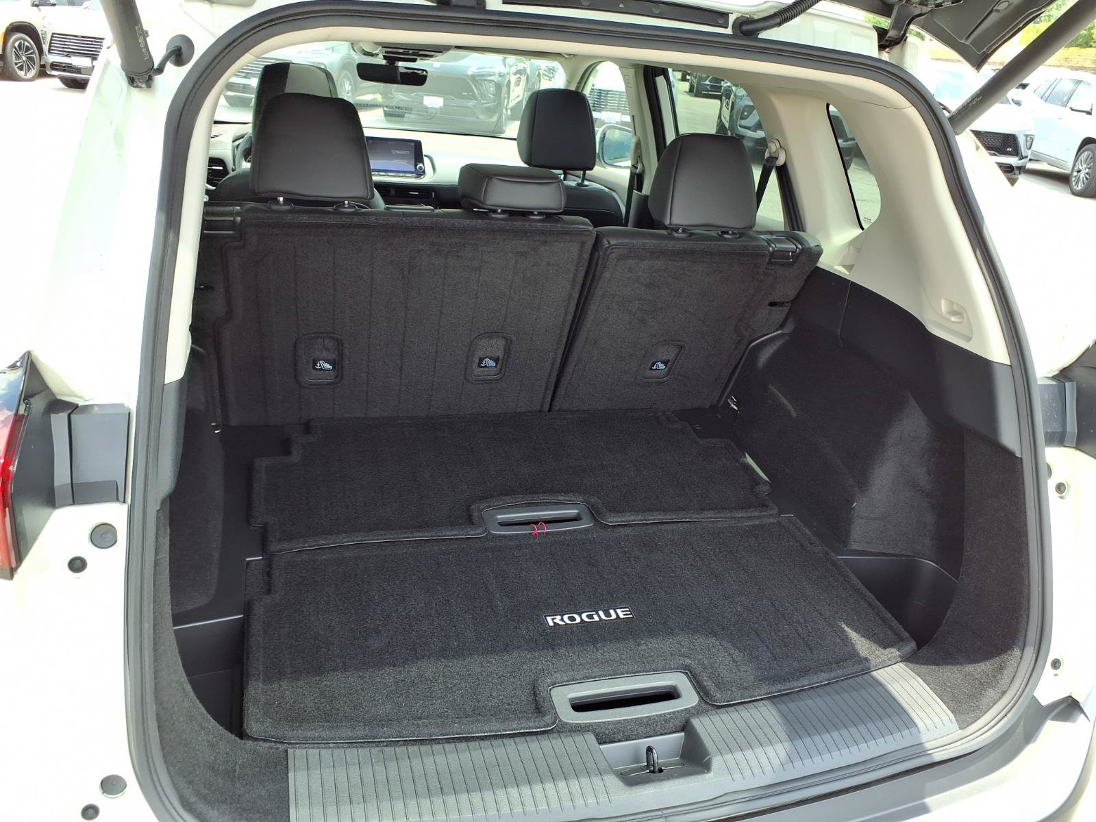 Used 2023 Nissan Rogue SL AWD/4WD image 31