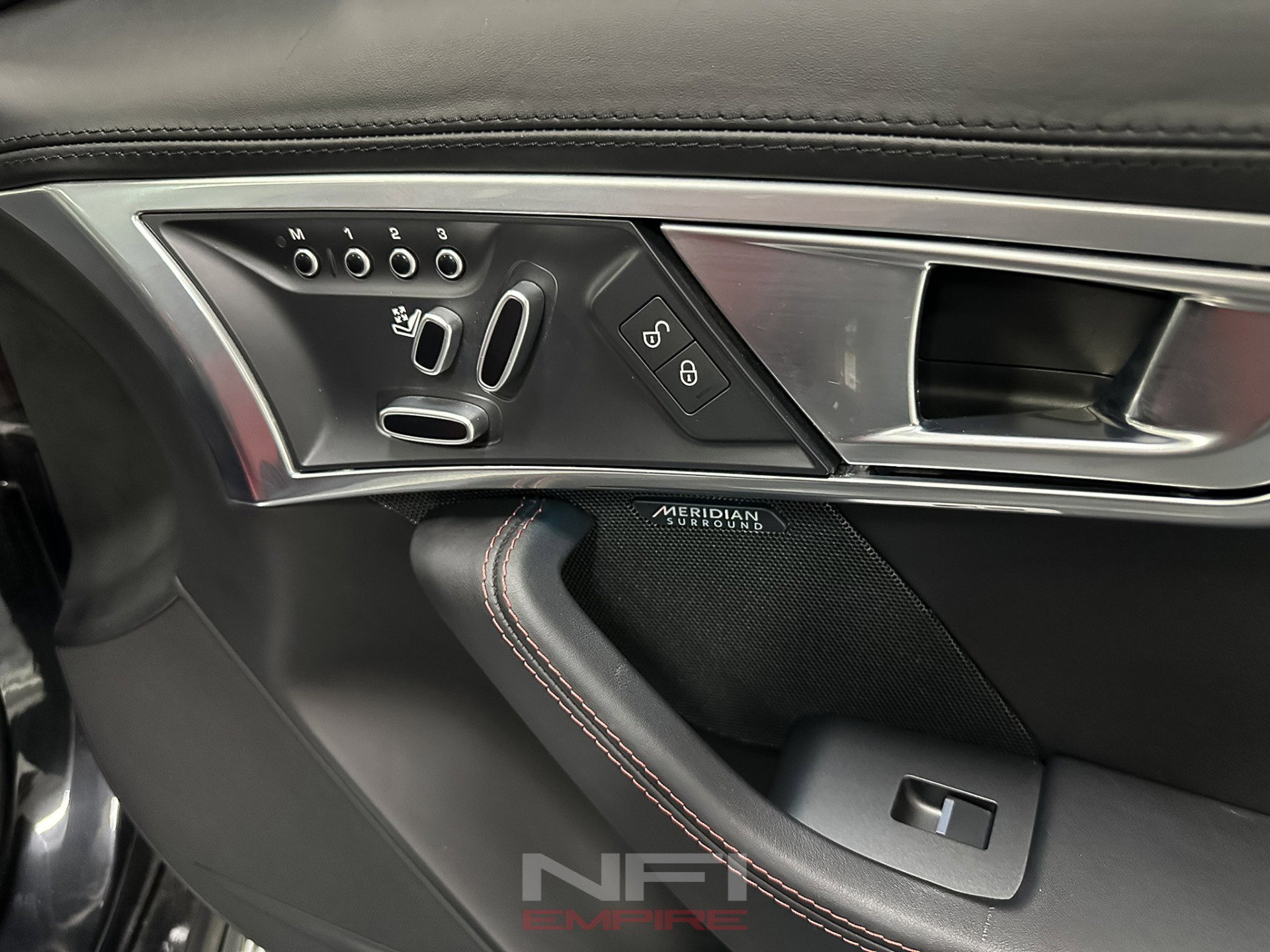 Used 2018 Jaguar F-TYPE R AWD/4WD image 40