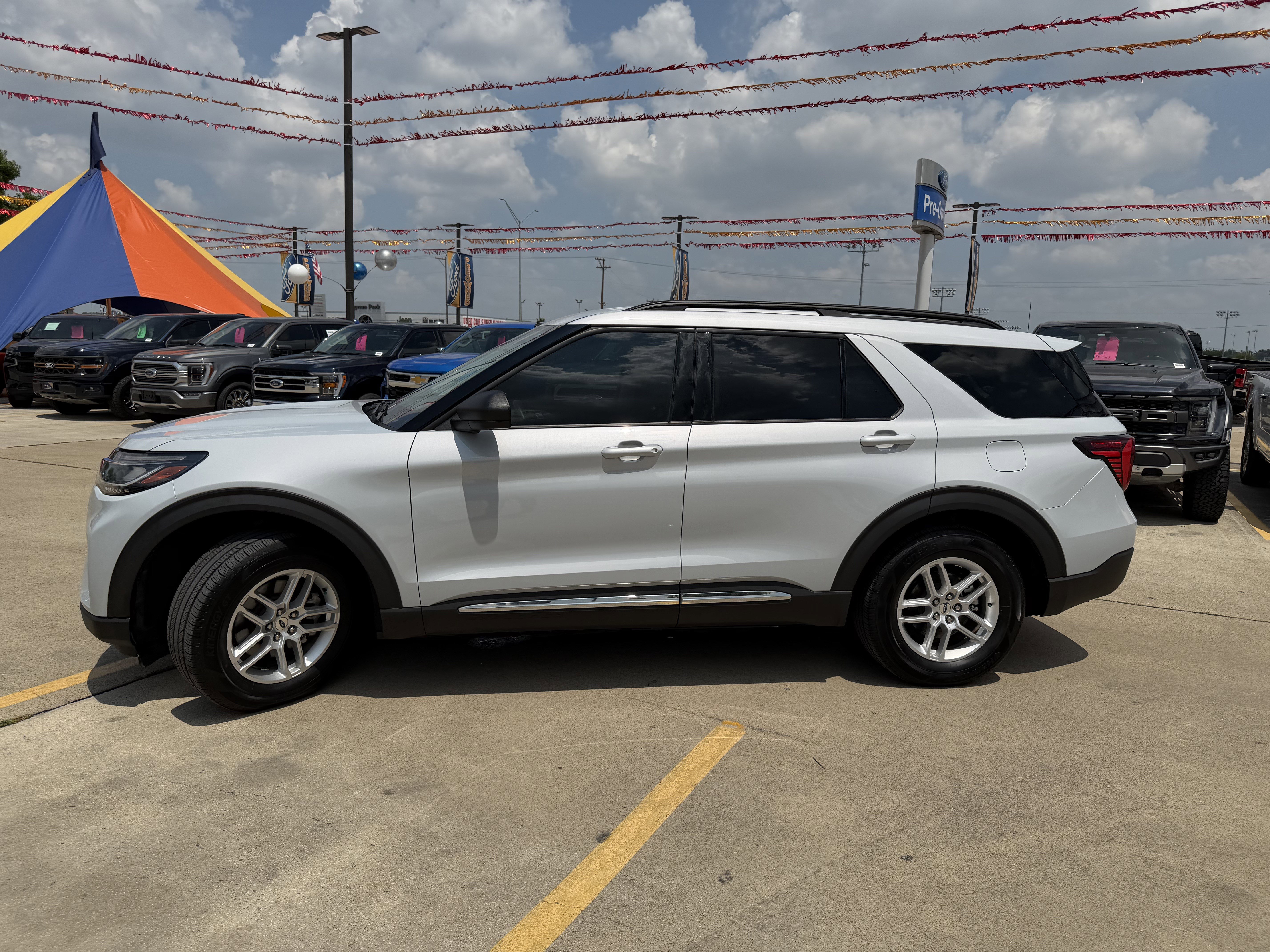 Certified 2025 Ford Explorer Active RWD image 11