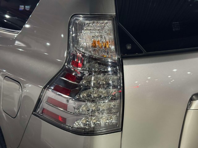 Certified 2023 Lexus GX 460 Premium w/ Premium Package AWD/4WD image 14