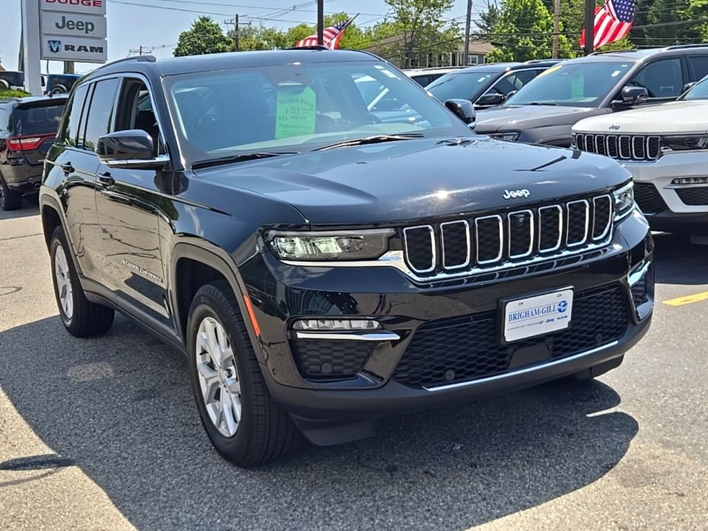 Certified 2023 Jeep Grand Cherokee Limited w/ Luxury Tech Group II AWD/4WD image 2