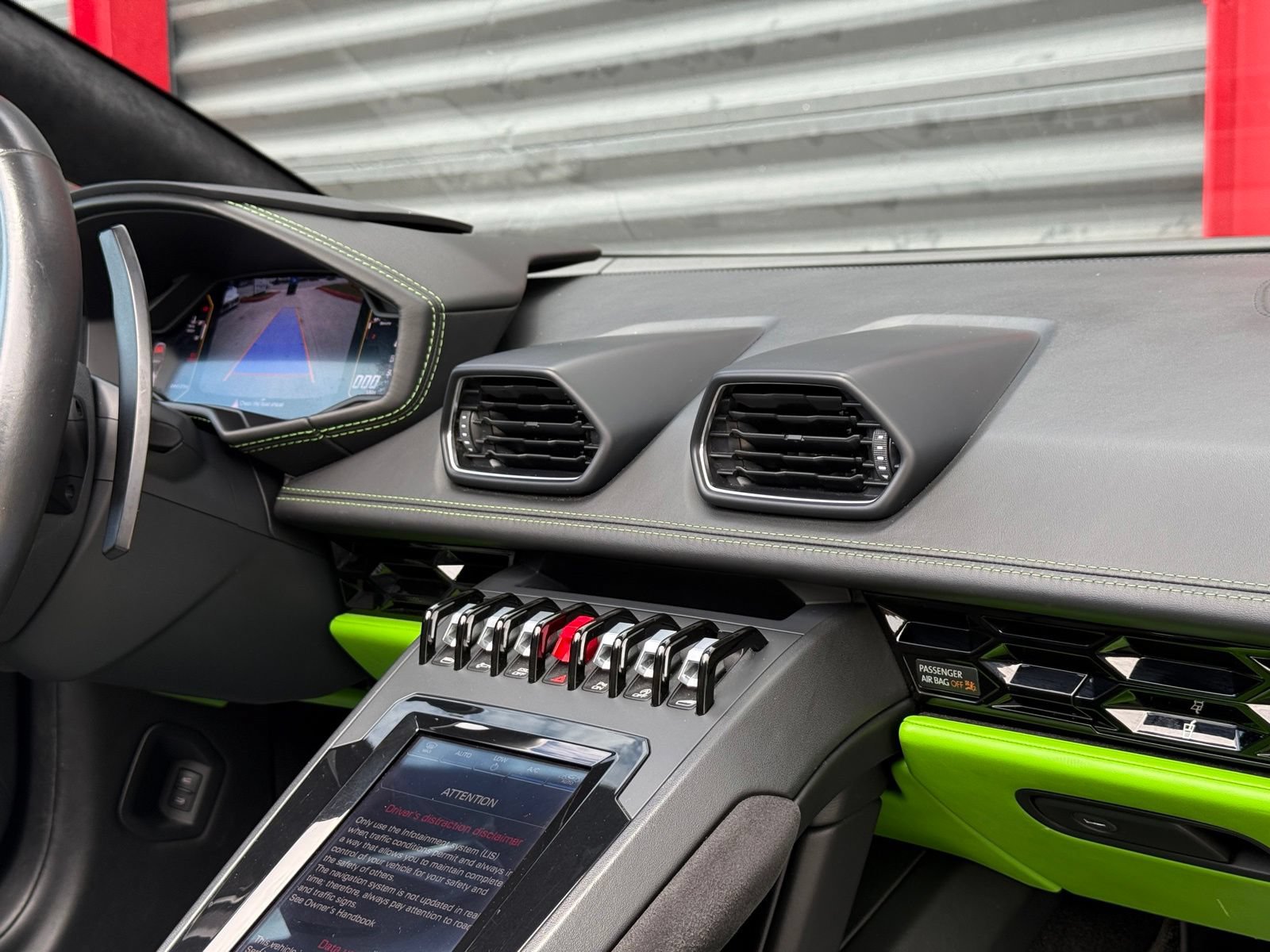 Used 2021 Lamborghini Huracan EVO RWD image 28