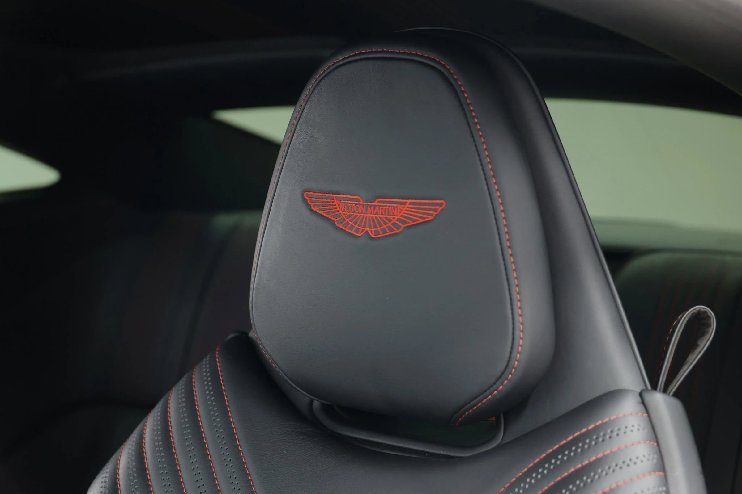 Used 2018 Aston Martin DB11 Coupe image 15
