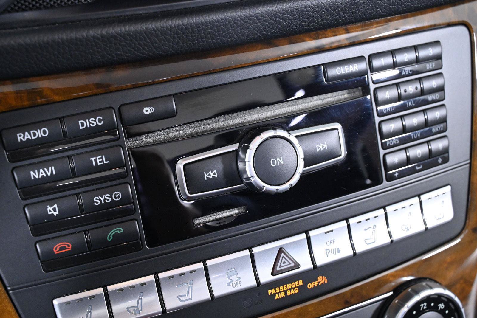 Used 2013 Mercedes-Benz SL 550 image 24