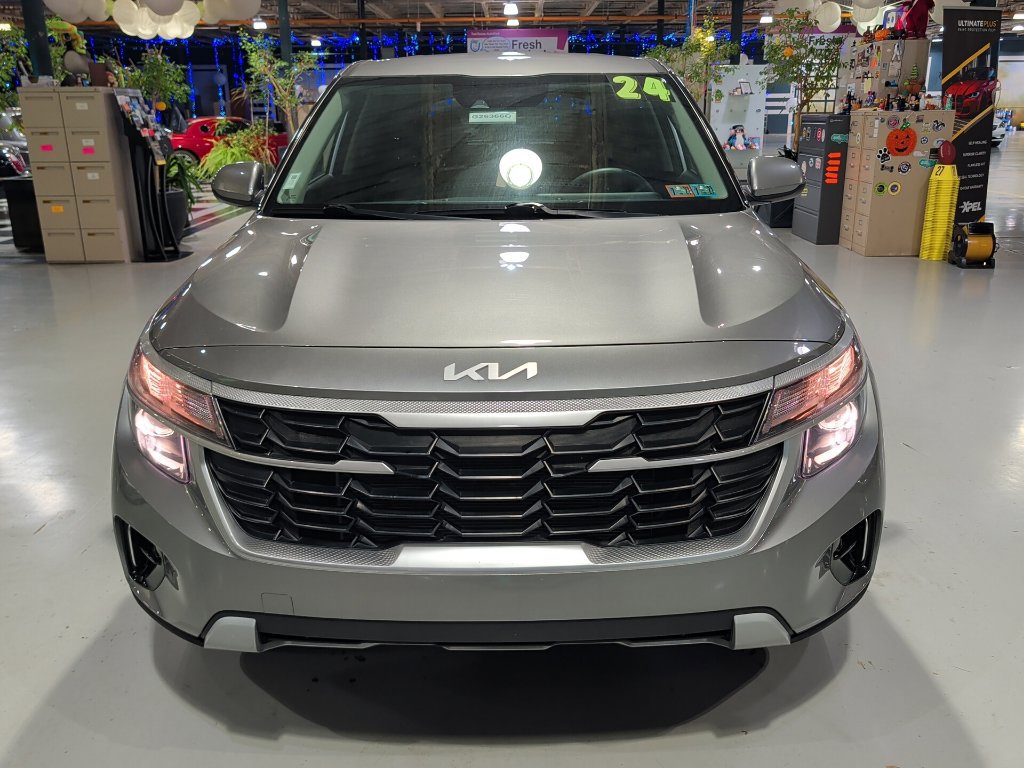 Used 2024 Kia Seltos LX AWD/4WD image 9