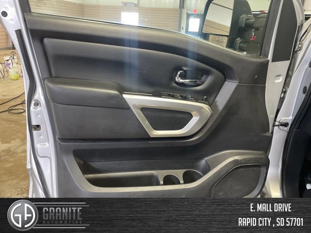 Used 2019 Nissan Titan SV w/ SV Convenience Package AWD/4WD image 14