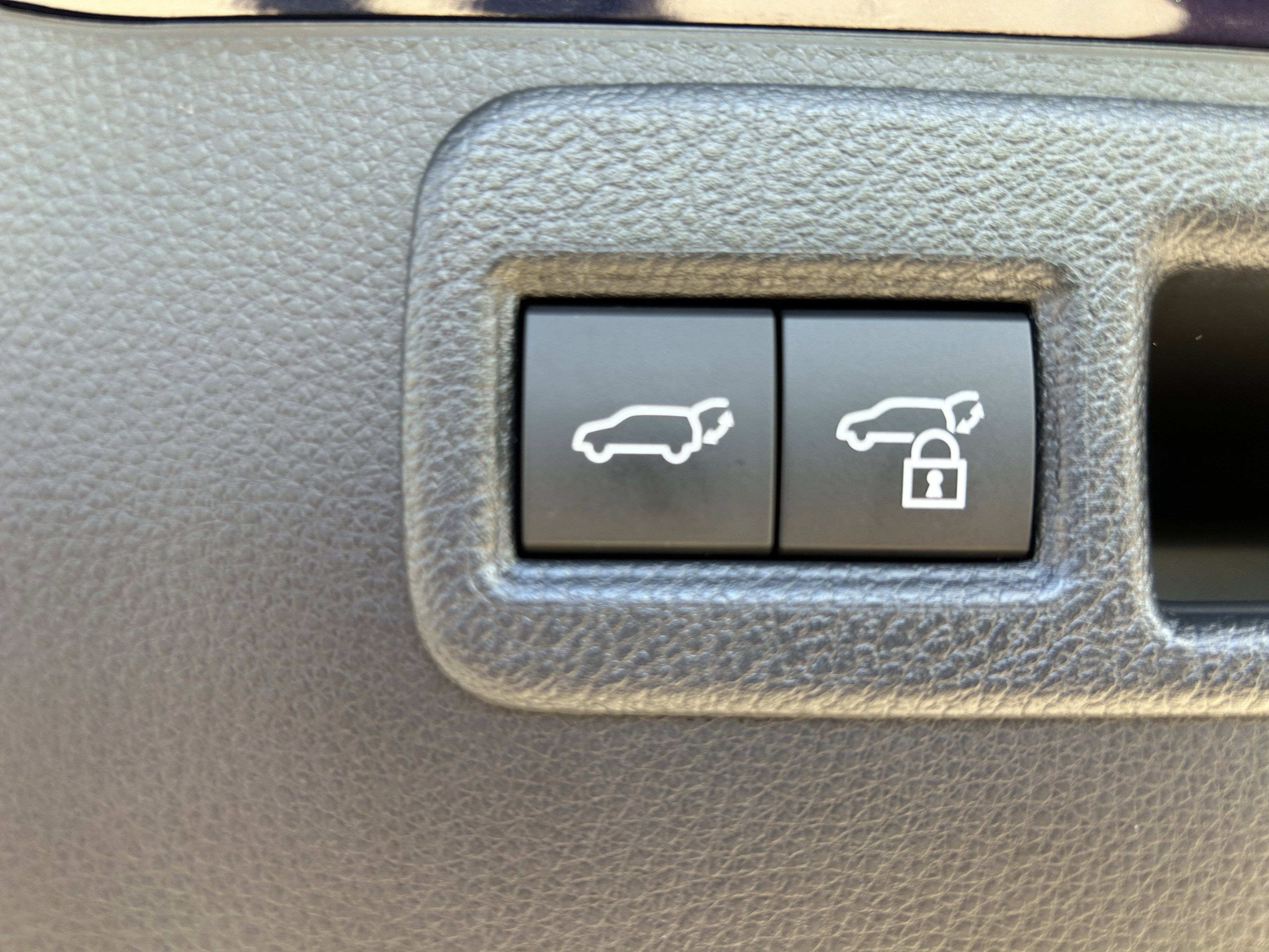 Certified 2022 Toyota Venza Limited w/ Advanced Technology Package image 20