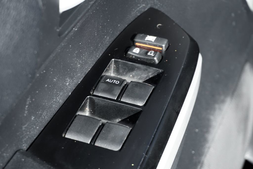 Used 2017 Toyota Tundra SR5 w/ SR5 Upgrade Package image 14