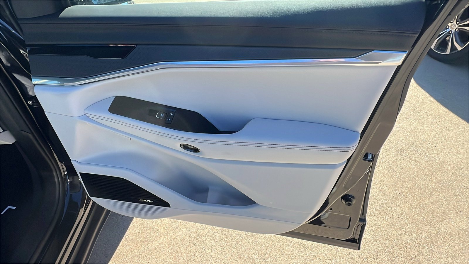 Used 2025 Jeep Wagoneer S Limited image 18