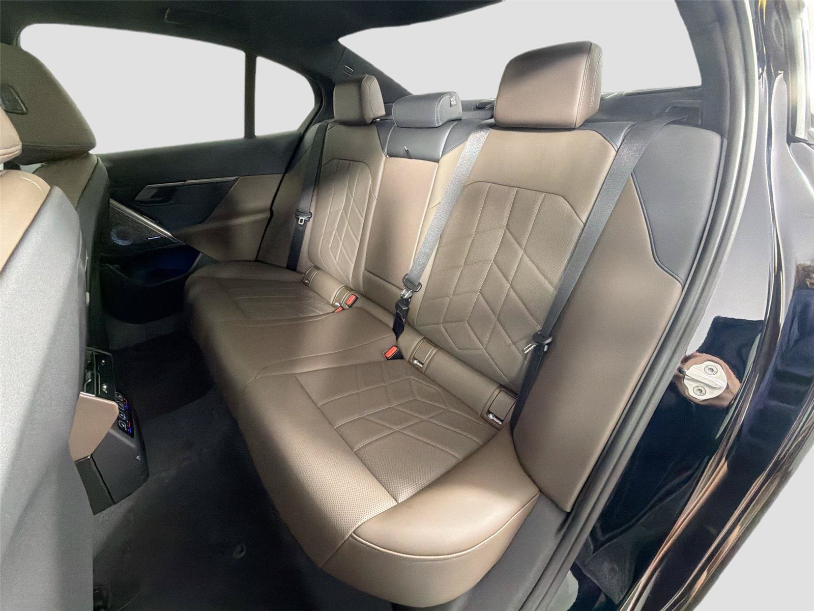 New 2026 BMW i5 AWD/4WD image 24