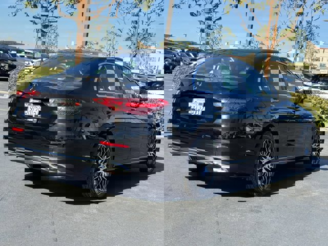 Used 2025 Mercedes-Benz C 300 Sedan image 11