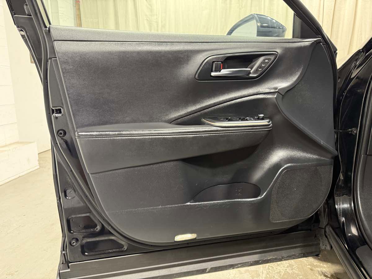 Used 2023 Toyota Crown w/ Advanced Technology Package image 8