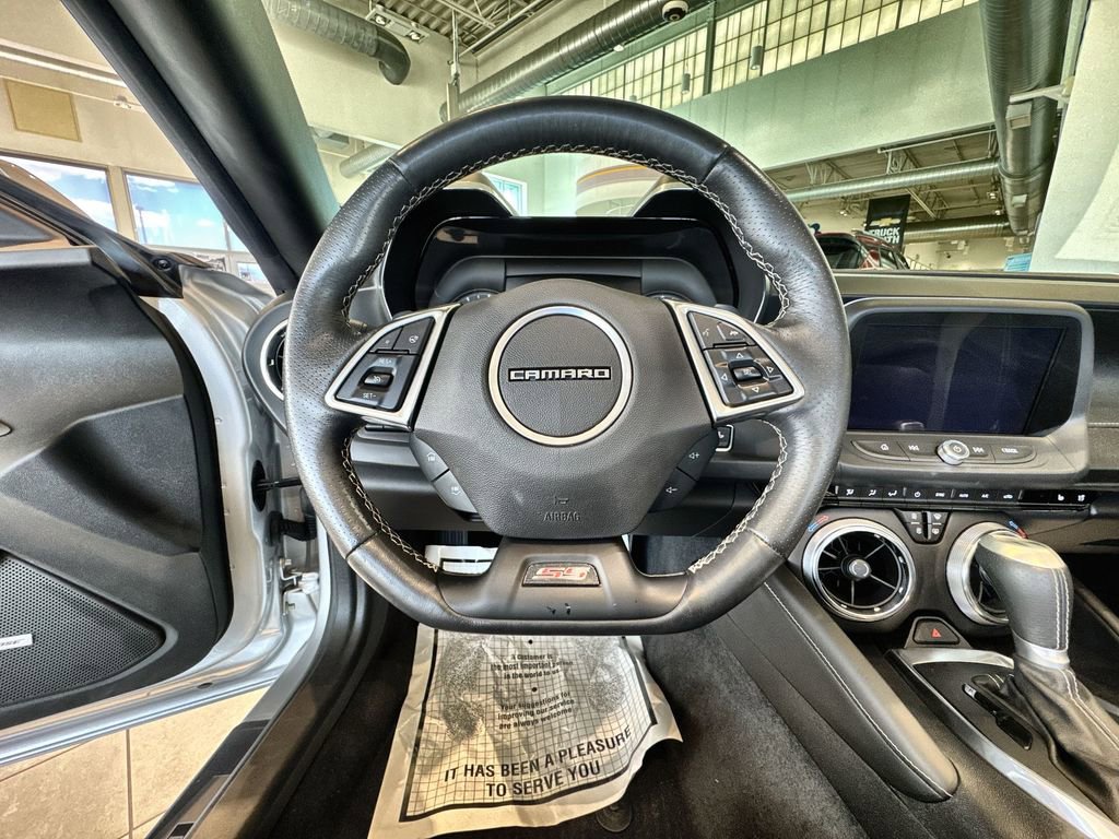 Used 2016 Chevrolet Camaro SS RWD image 11