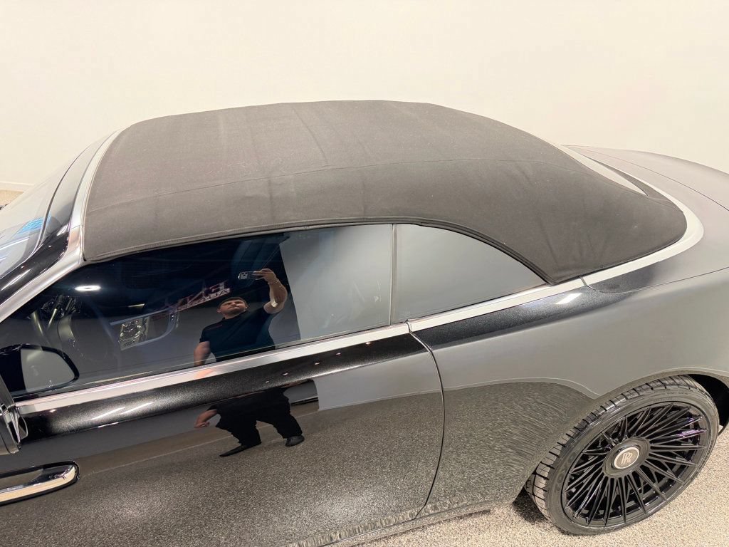Used 2019 Rolls-Royce Dawn RWD image 6