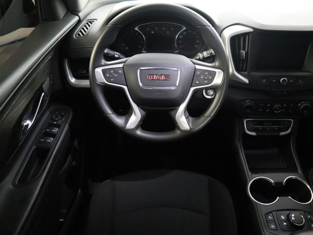 Used 2023 GMC Terrain SLE w/ Driver Convenience Package image 10