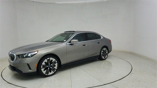 Used 2025 BMW i5 xDrive40 image 70