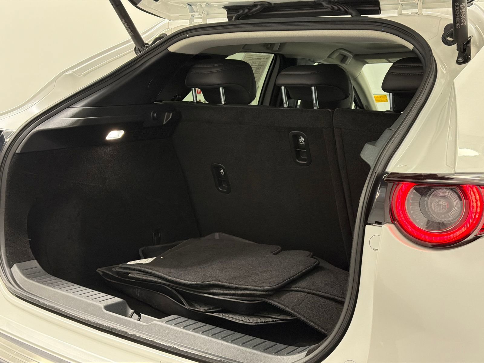 Certified 2025 MAZDA CX-30 AWD 2.5 S w/ Premium Package image 8