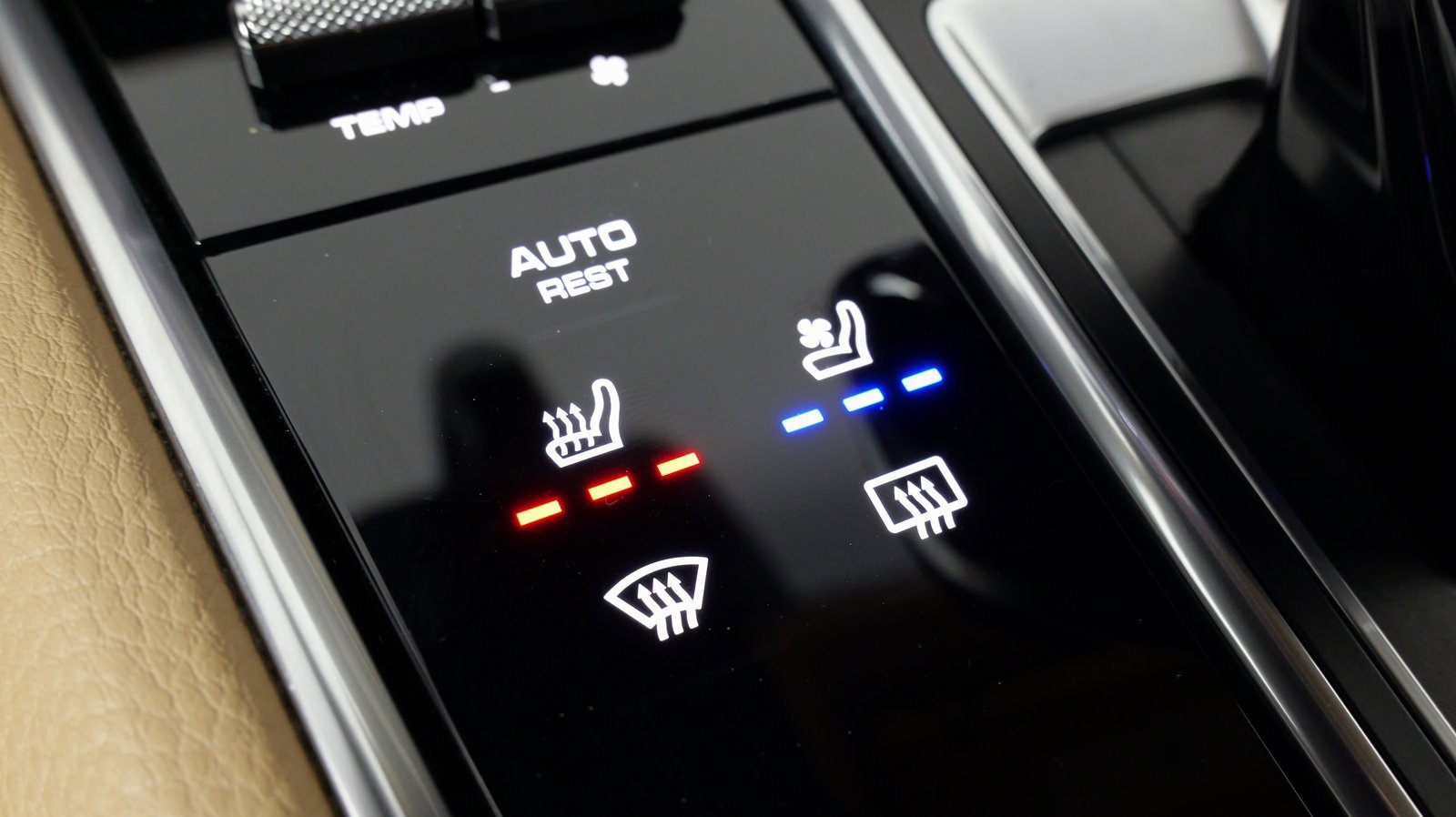 Used 2021 Porsche Panamera 4 image 65