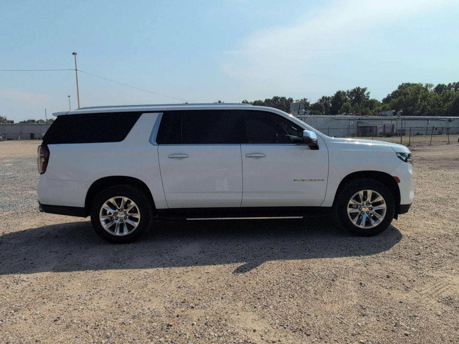 Used 2023 Chevrolet Suburban Premier AWD/4WD image 7