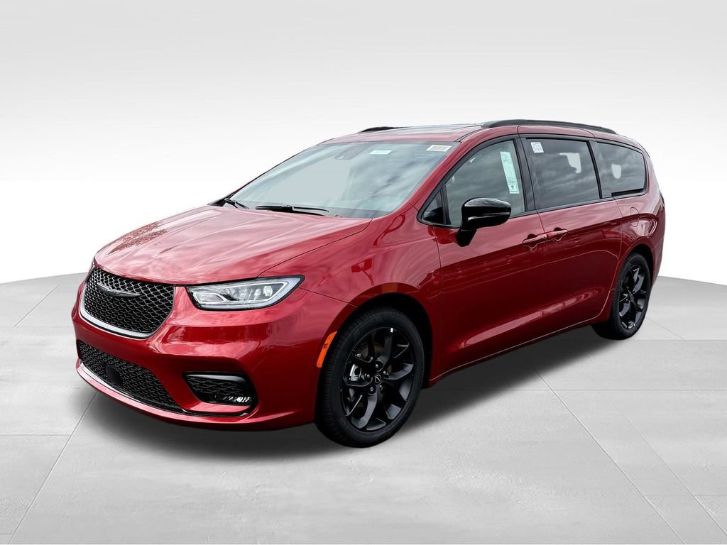 New 2026 Chrysler Pacifica Limited w/ Uconnect Theater Family Group FWD image 3