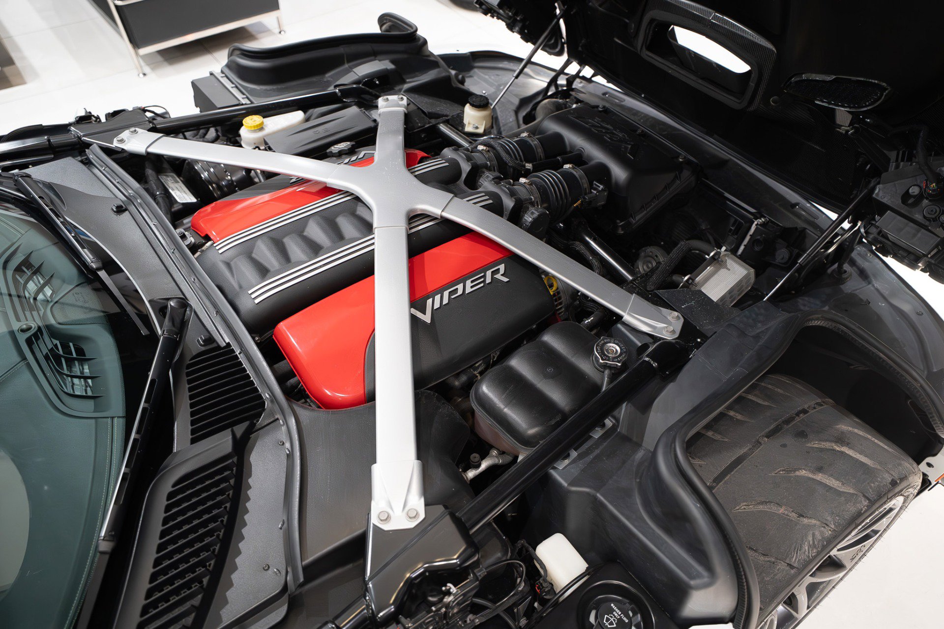 Used 2013 SRT Viper GTS w/ GTS Laguna Interior Pkg image 48