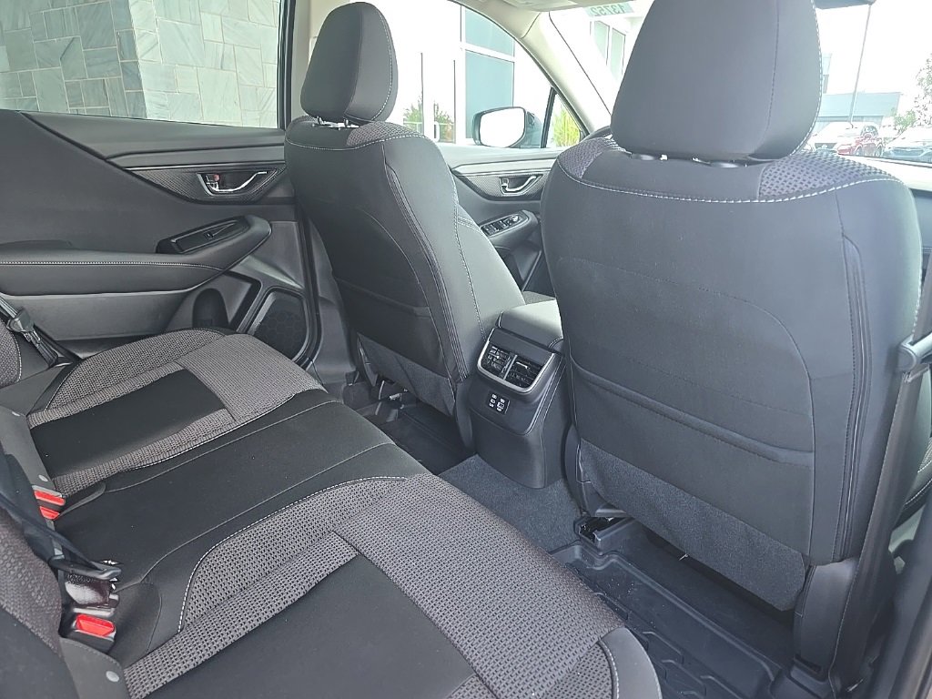 Used 2025 Subaru Outback Premium image 34