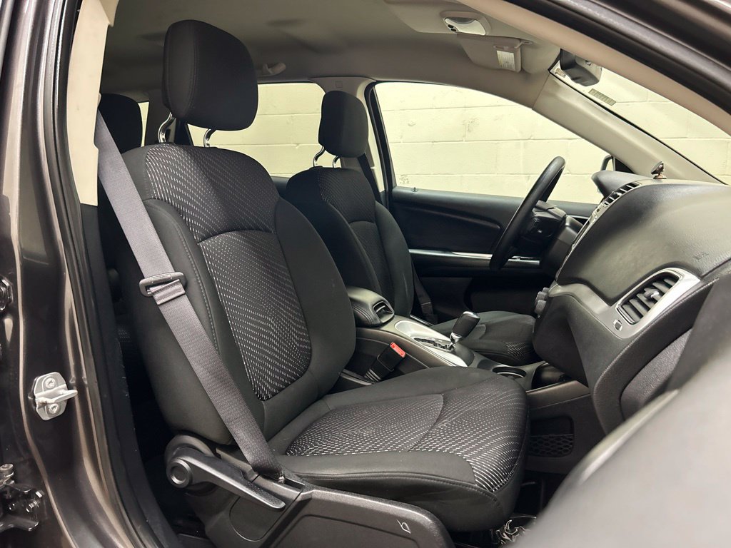 Used 2020 Dodge Journey SE w/ Blacktop Package FWD image 14