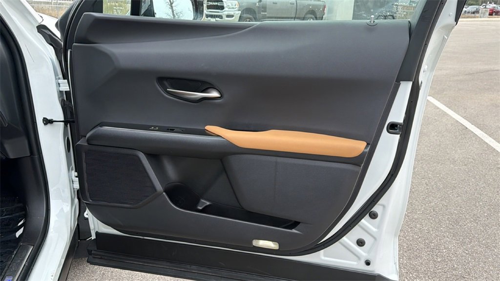 Used 2024 Lexus UX 250h AWD w/ Premium Package image 37