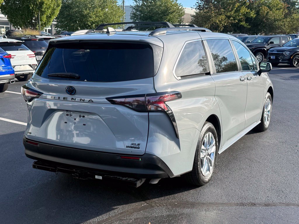 Certified 2023 Toyota Sienna XLE Woodland Edition AWD/4WD image 8