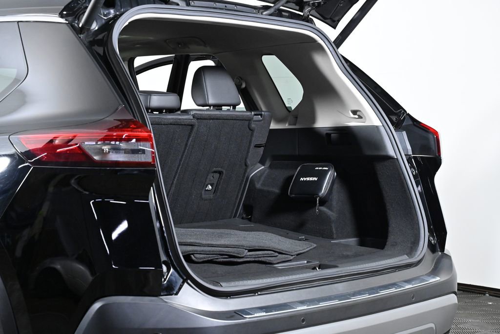 Used 2021 Nissan Rogue SL w/ Premium Package image 32