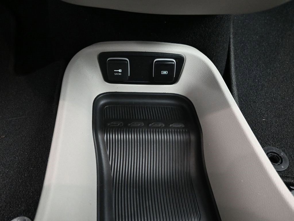 Used 2017 Chrysler Pacifica Touring-L Plus image 33