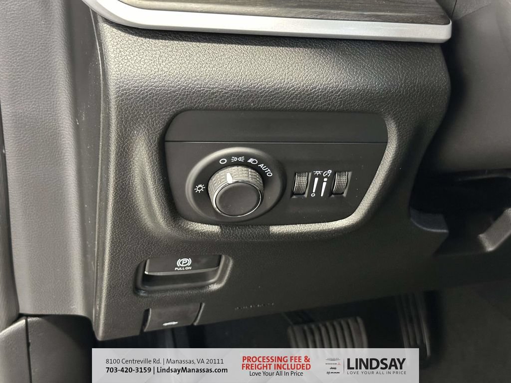 New 2026 Jeep Grand Cherokee Altitude AWD/4WD image 28