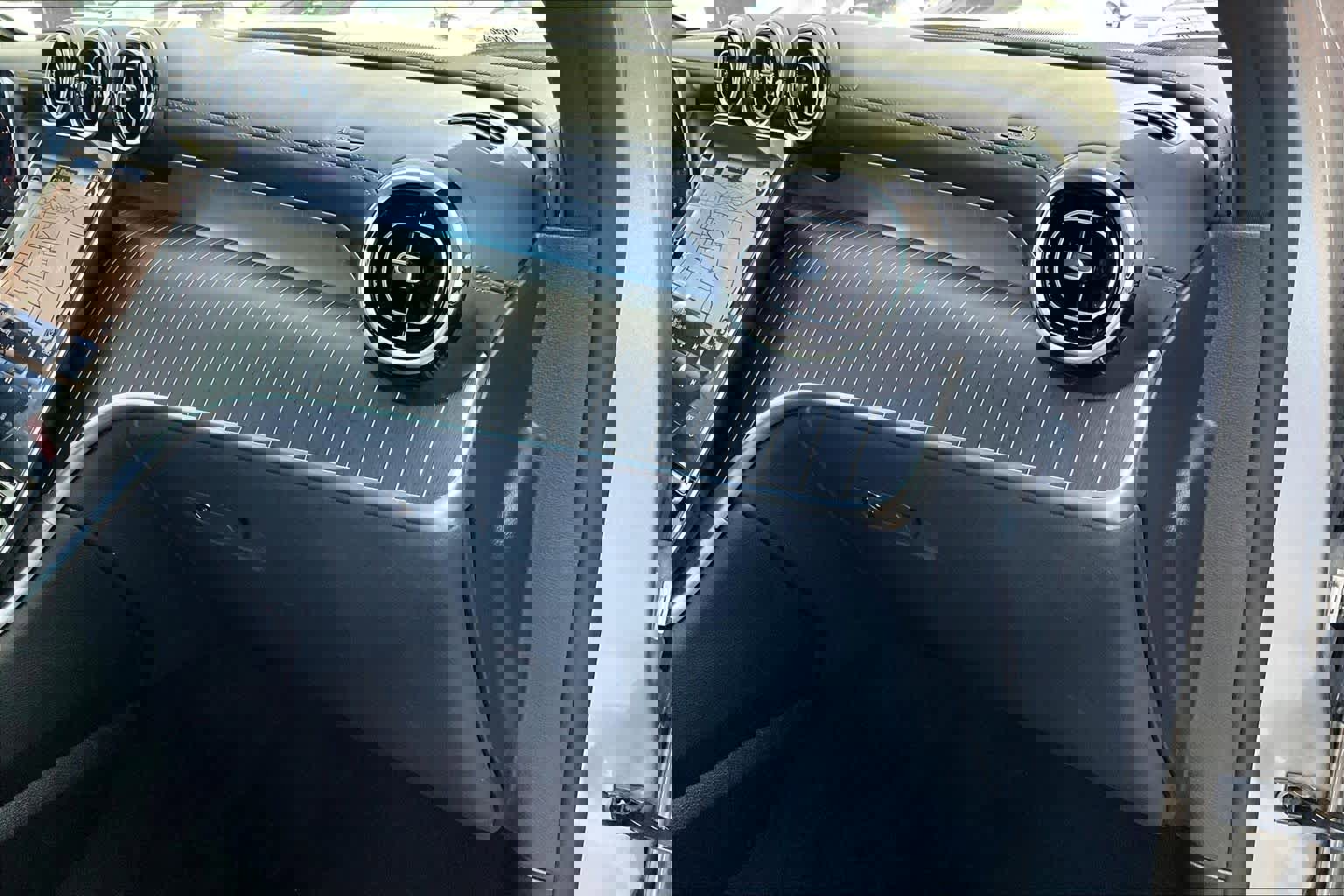 Certified 2024 Mercedes-Benz GLC 300 image 19