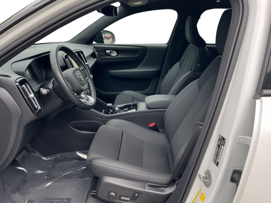 Used 2023 Volvo XC40 Recharge Ultimate AWD/4WD image 6