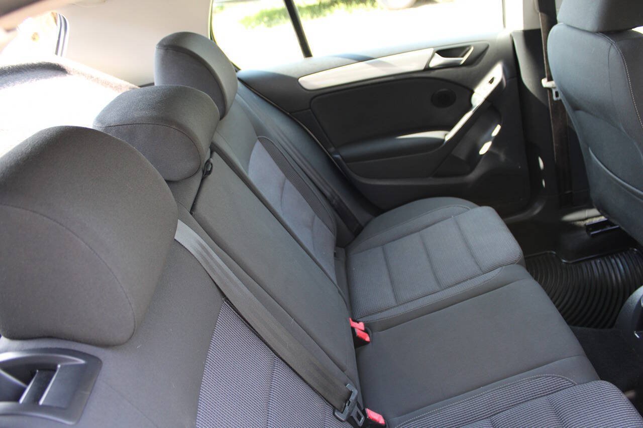 Used 2011 Volkswagen Golf 4-Door FWD image 36