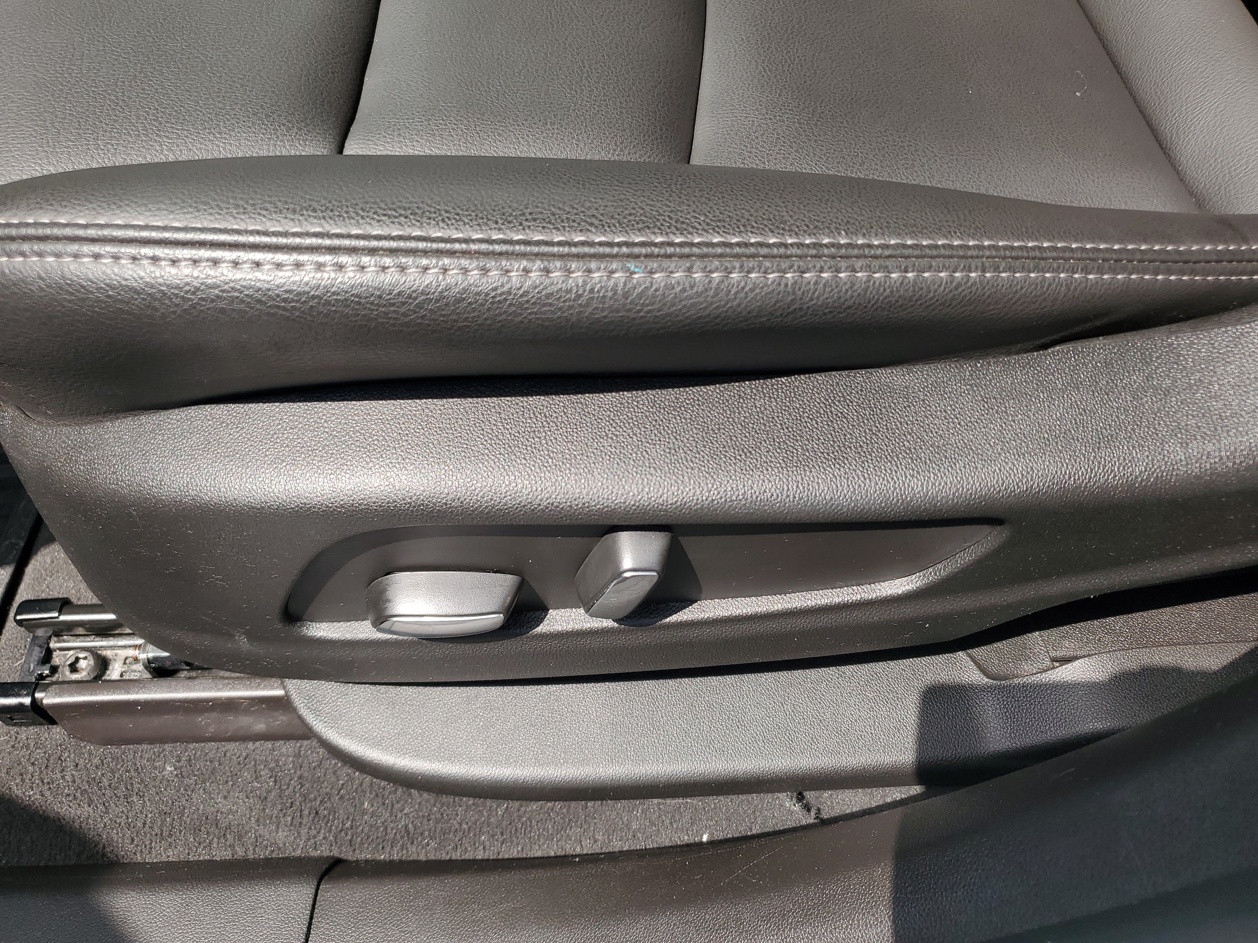 Used 2024 Cadillac XT6 Luxury w/ LPO, Floor Liner Package AWD/4WD image 17
