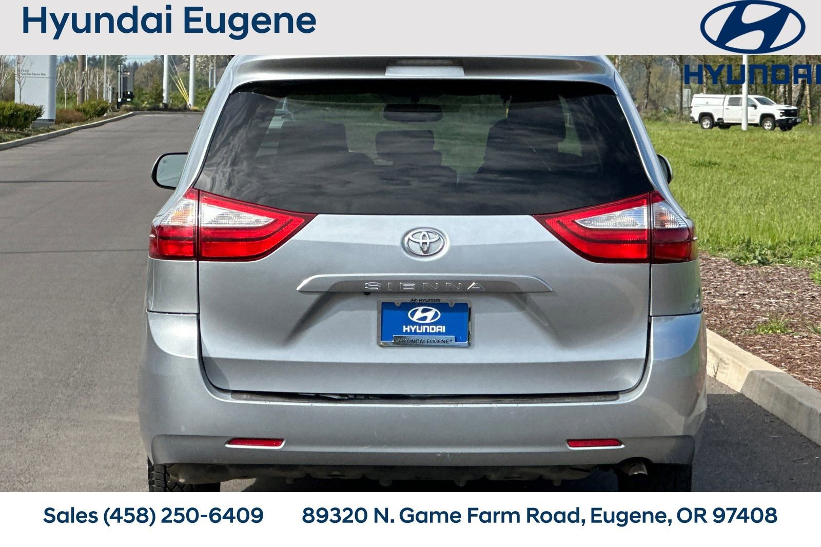 Used 2016 Toyota Sienna XLE image 4